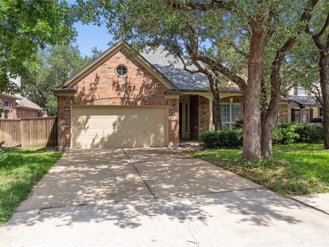 View 10421 Hansa DR in Hielscher Sec 07 (Circle C) 10421 Hansa DR - property photo 1 - Luxury home in Hielscher Sec 07 (Circle C), Austin, TX