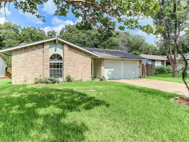 10427 Firethorn Ln