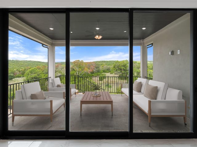 1045 Villa Rialto VW