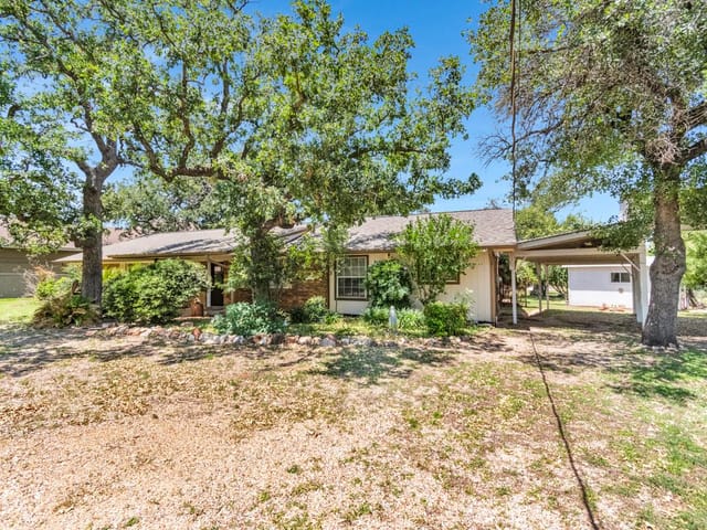 105 Agarita DR
