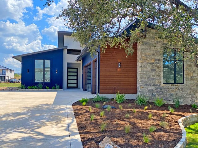 105  Blue Heron Dr