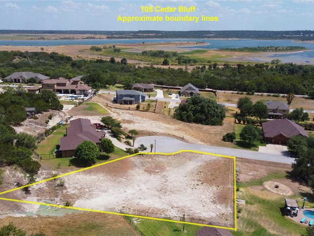 105 Cedar Bluff Ct