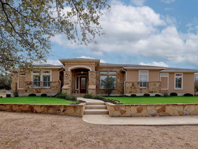 105 Creekside Trl
