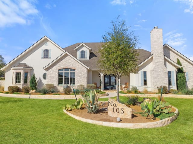 105 Deer Valley Dr
