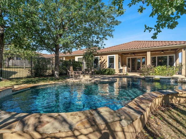 105 Desert Forest Ct