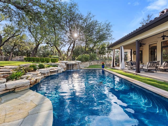 105 Harbor Hill DR