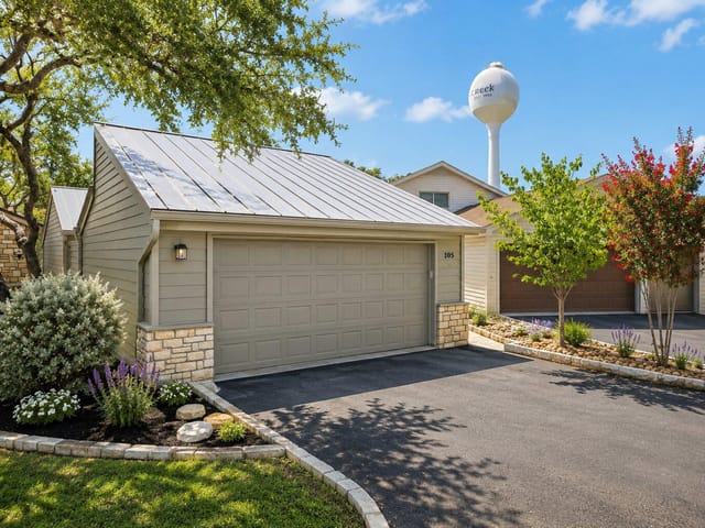 105 Overlook CIR
