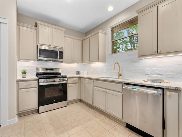 105 Rosebud Ln