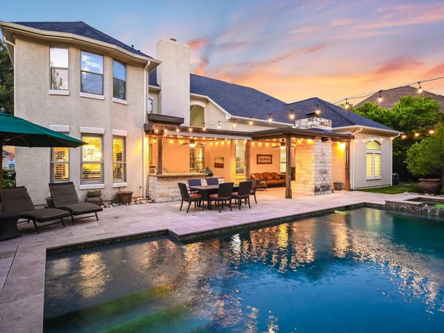 105 Whitley DR
