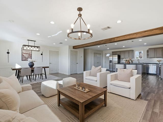 105 Willow Dr