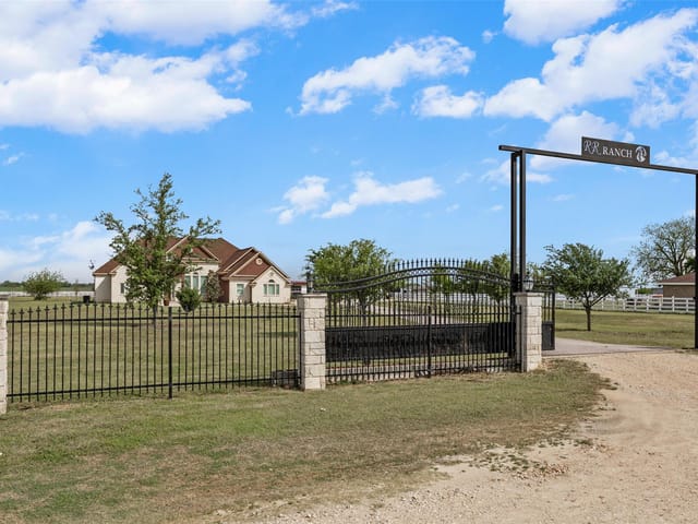 1050 Fm 619 RD