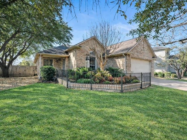 10501 Galsworthy LN