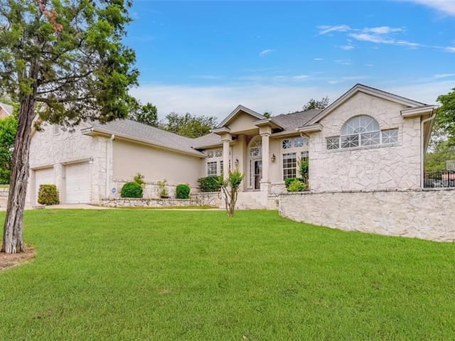 10502 Grand Oak Dr