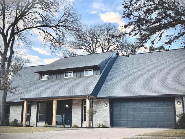 10504 Timbercrest Ln