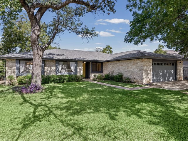 10512 Timbercrest LN