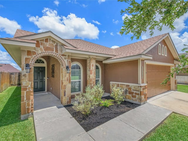 1058 Venice DR