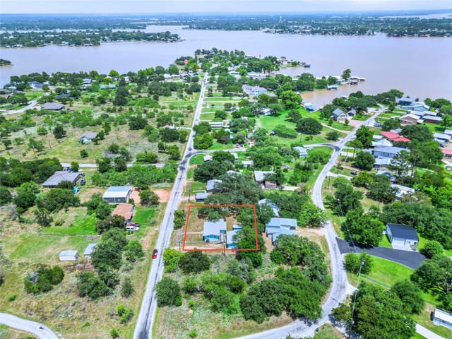 106 Beach DR