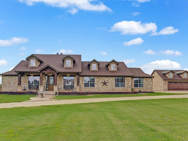 106 Deep Lake Dr