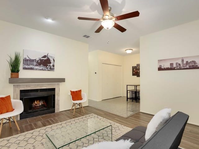 106 E 30th St Unit #103