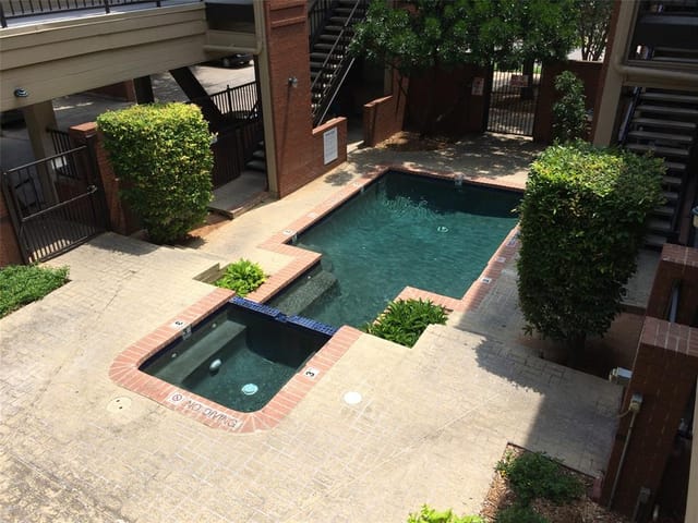 106 E 30th St Unit #204