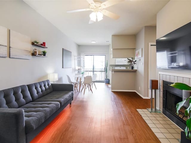 106 E 30th St Unit #208