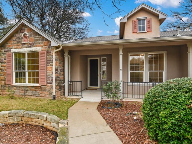 106 Ranch House Cv