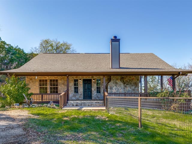106 Redbud Dr