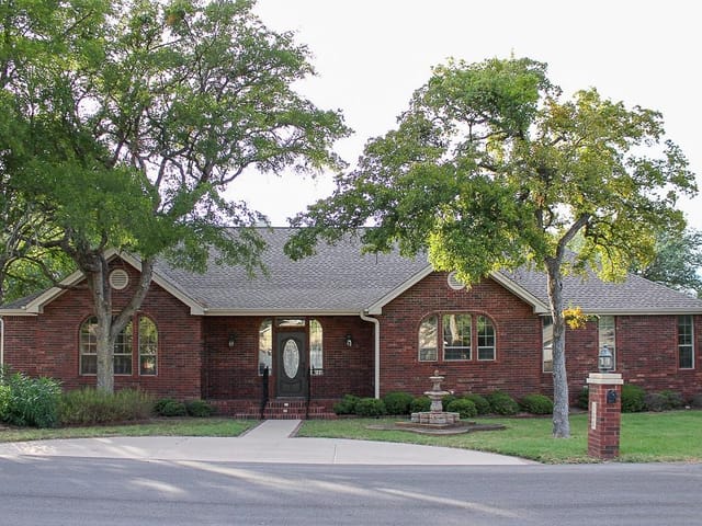 106  Vandeventer Dr