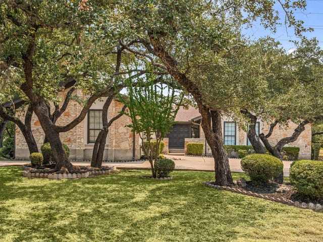 106 White Sands DR