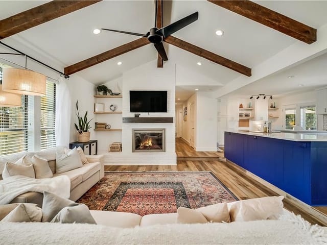 10602 Mourning Dove Dr