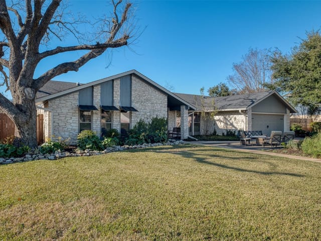 10603 Mourning Dove Dr