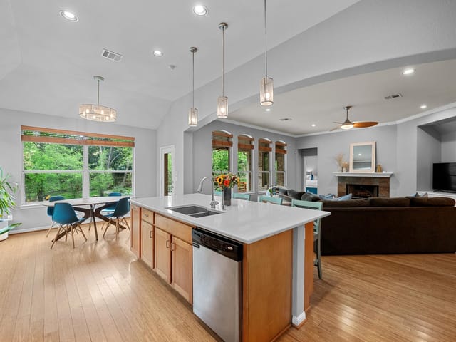 10605 California Cv
