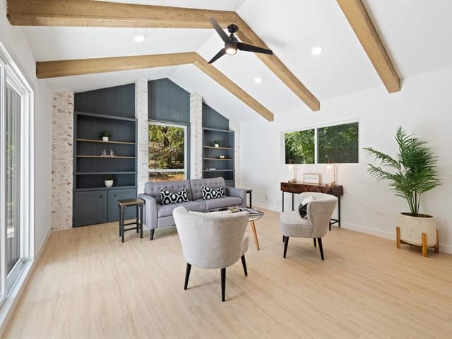 10607 Denell Cir