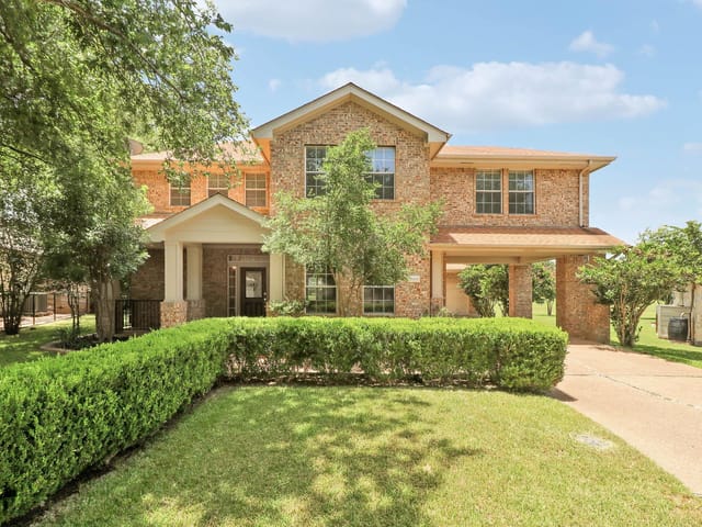 View 10608 Portrush CT in Onion Creek Add 10608 Portrush CT - property photo 1 - Luxury home in Onion Creek Add, Austin, TX