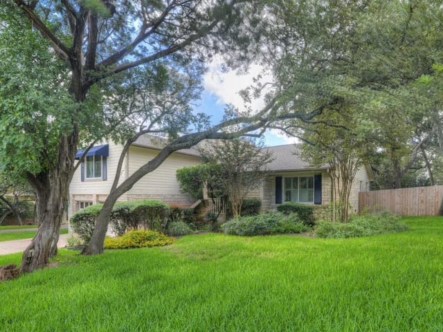 10615 Floral Park Dr