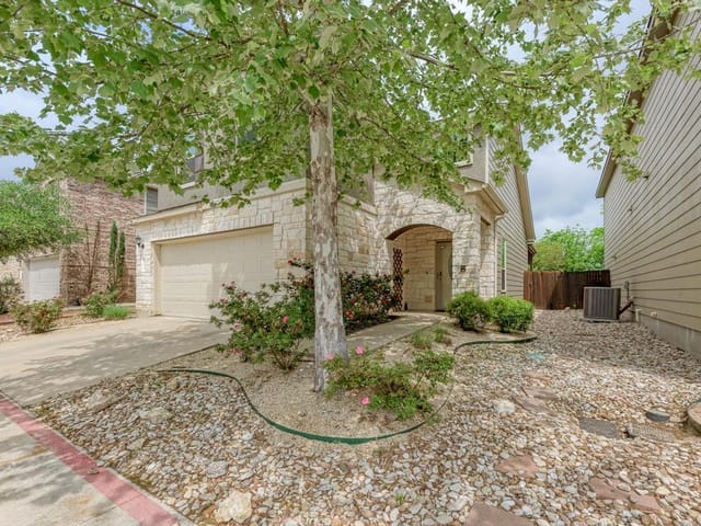 10617 Portico Ln