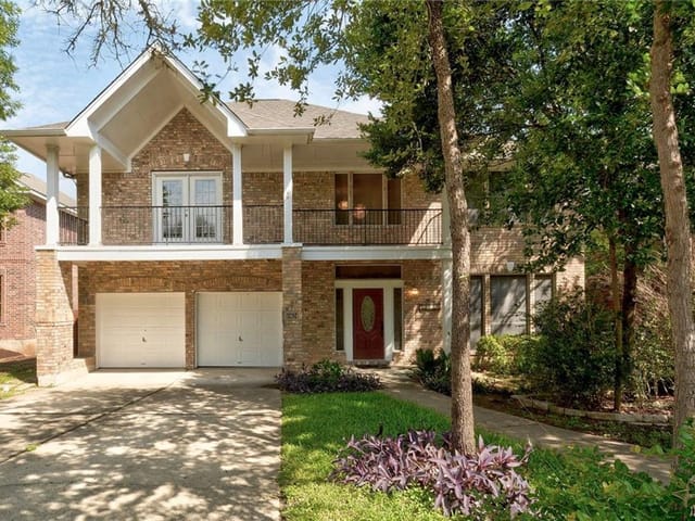 10624 Galsworthy Ln