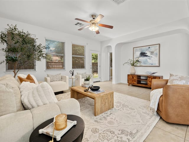 1069 Sussex WAY