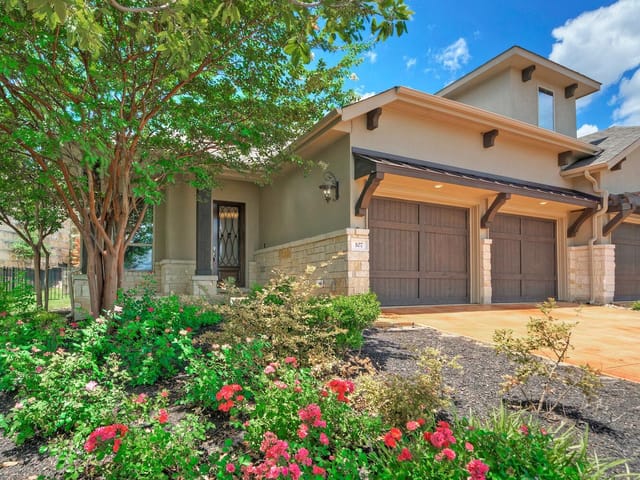 107 Beneteau Dr