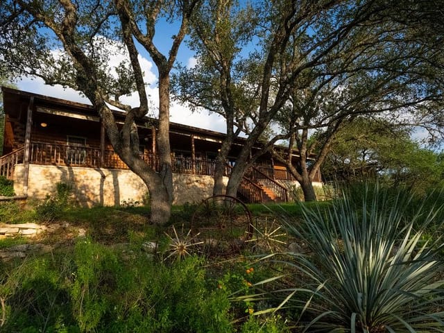 107 CEDAR SPRINGS Dr