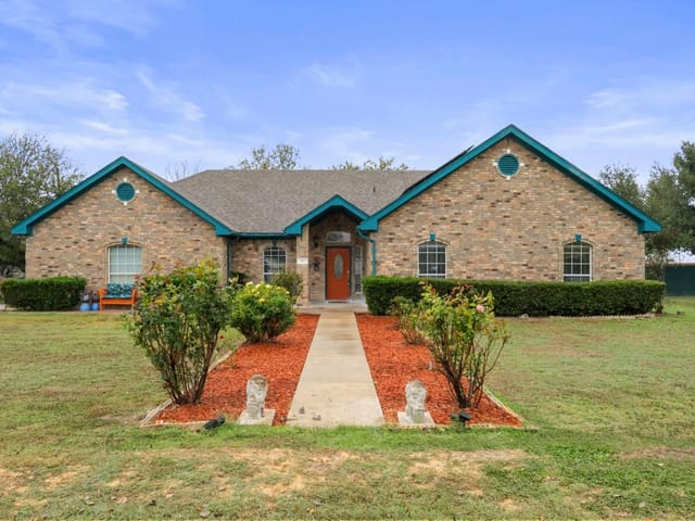 107 Frederick Ln