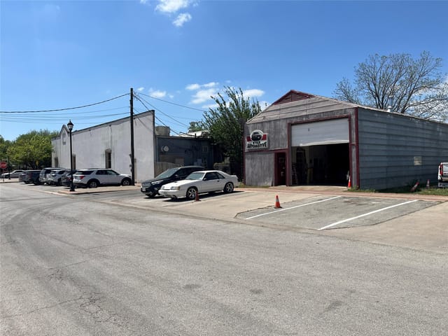 107 N Main St