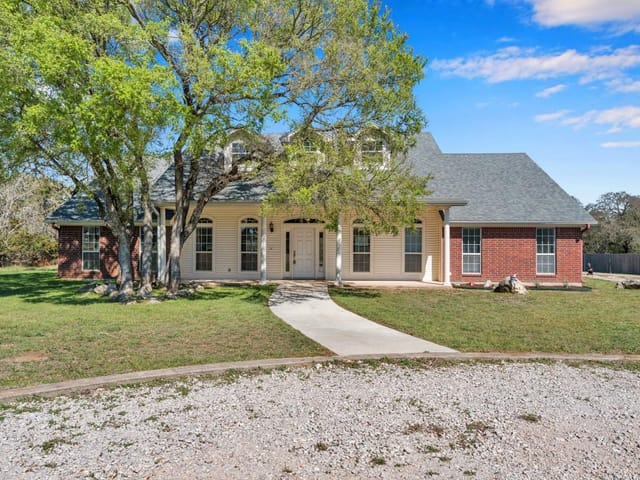 107 N Oak Vista Dr