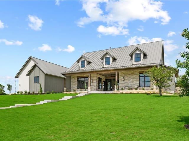 107 Stephanie Ln