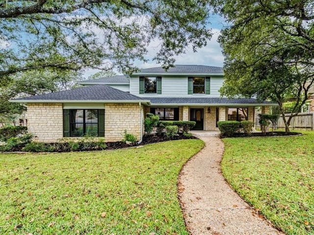 10700 Leafwood Ln