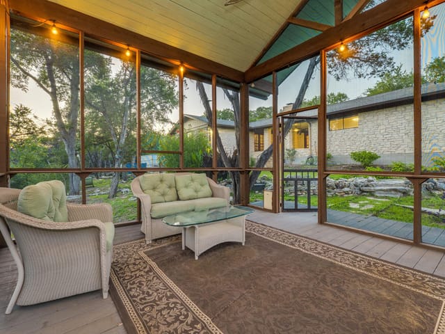 10701 Glass Mountain Trl