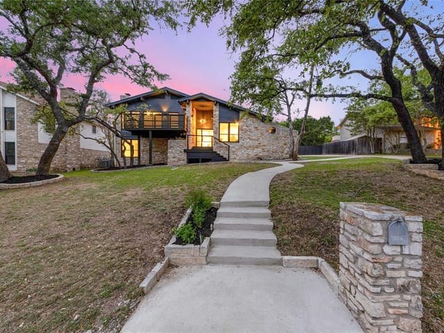 10702 Spicewood Pkwy