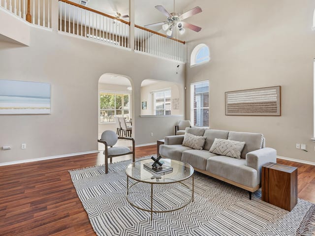 10704 Harley Ave