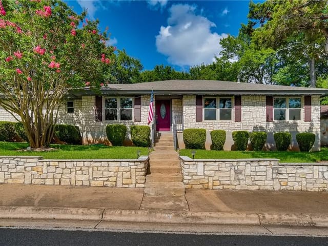 10706 Oak View Dr