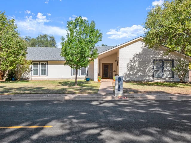 10710 Pinehurst DR